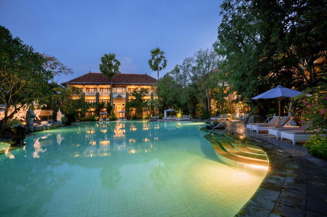 Hotel Kumala Pantai Легиан Экстерьер фото