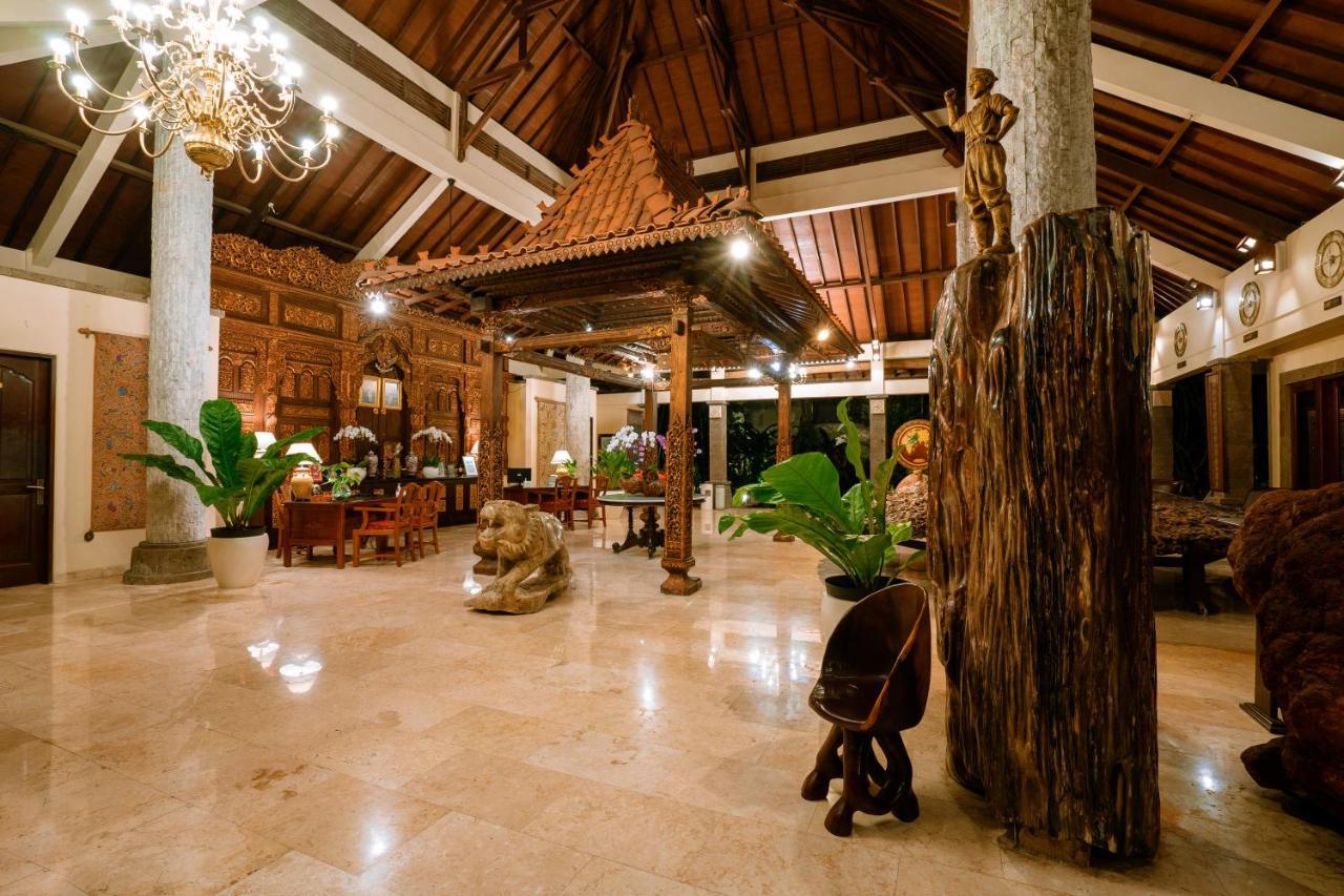 Hotel Kumala Pantai Легиан Экстерьер фото