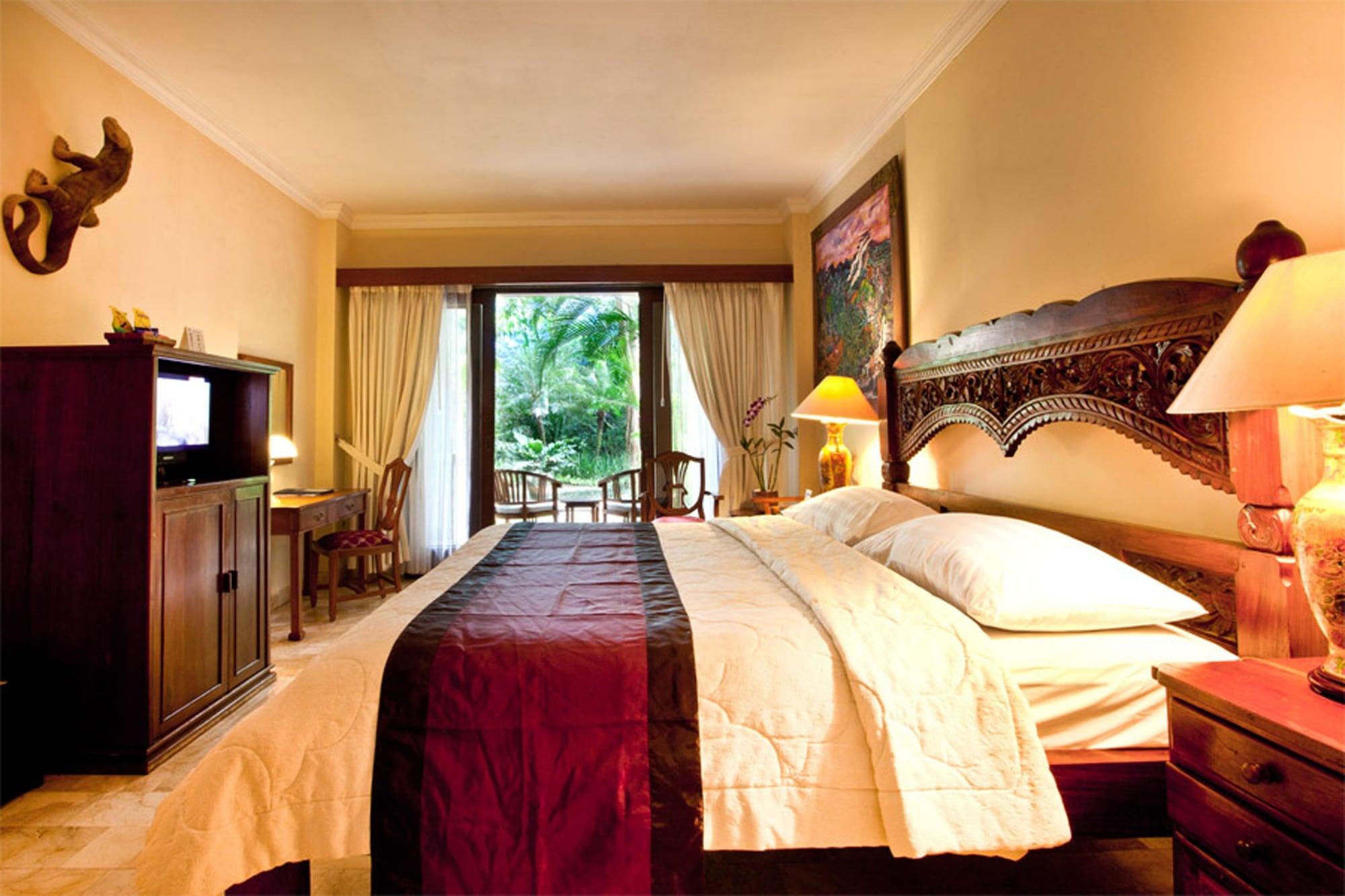 Hotel Kumala Pantai Легиан Экстерьер фото