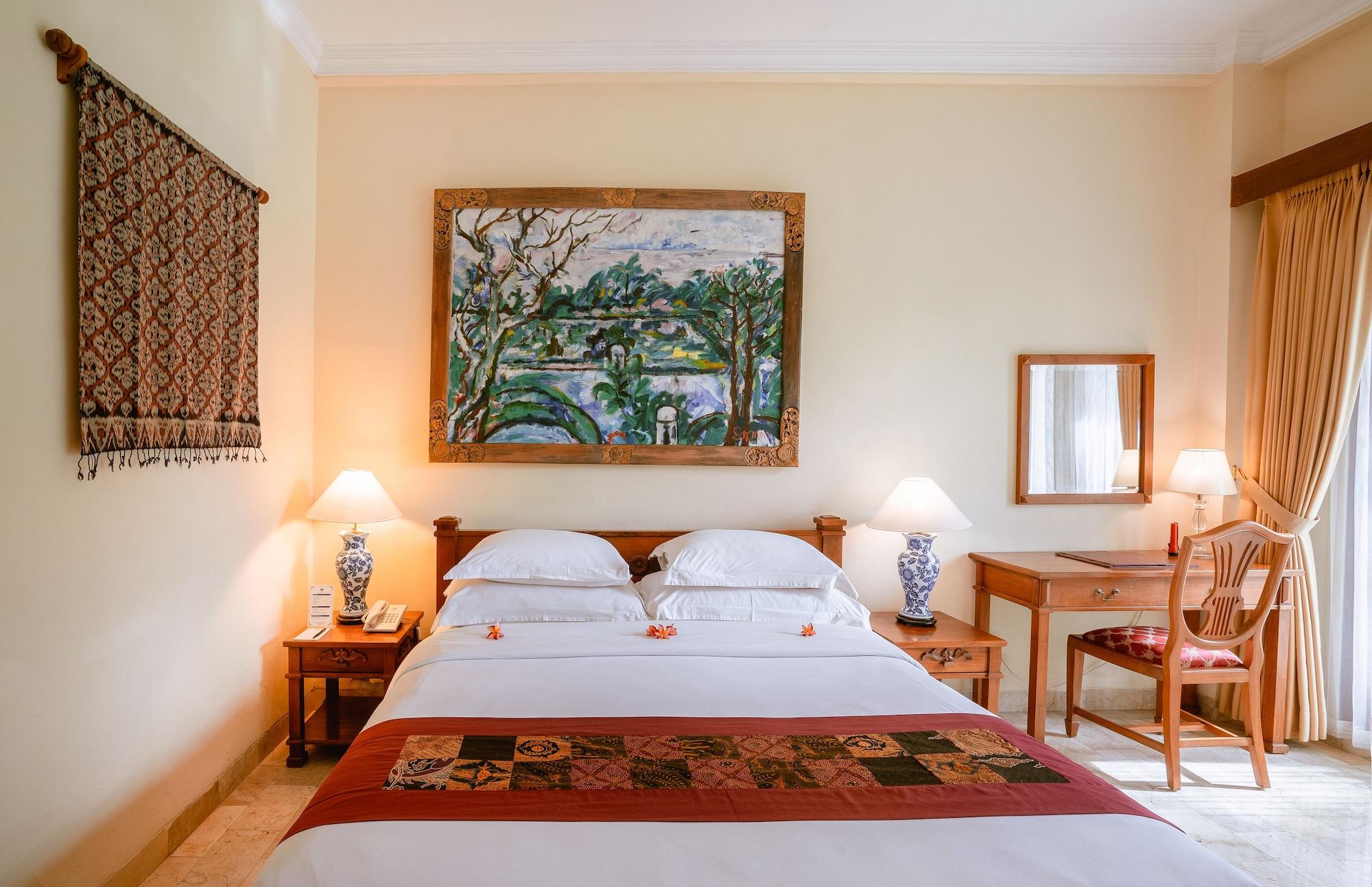 Hotel Kumala Pantai Легиан Экстерьер фото