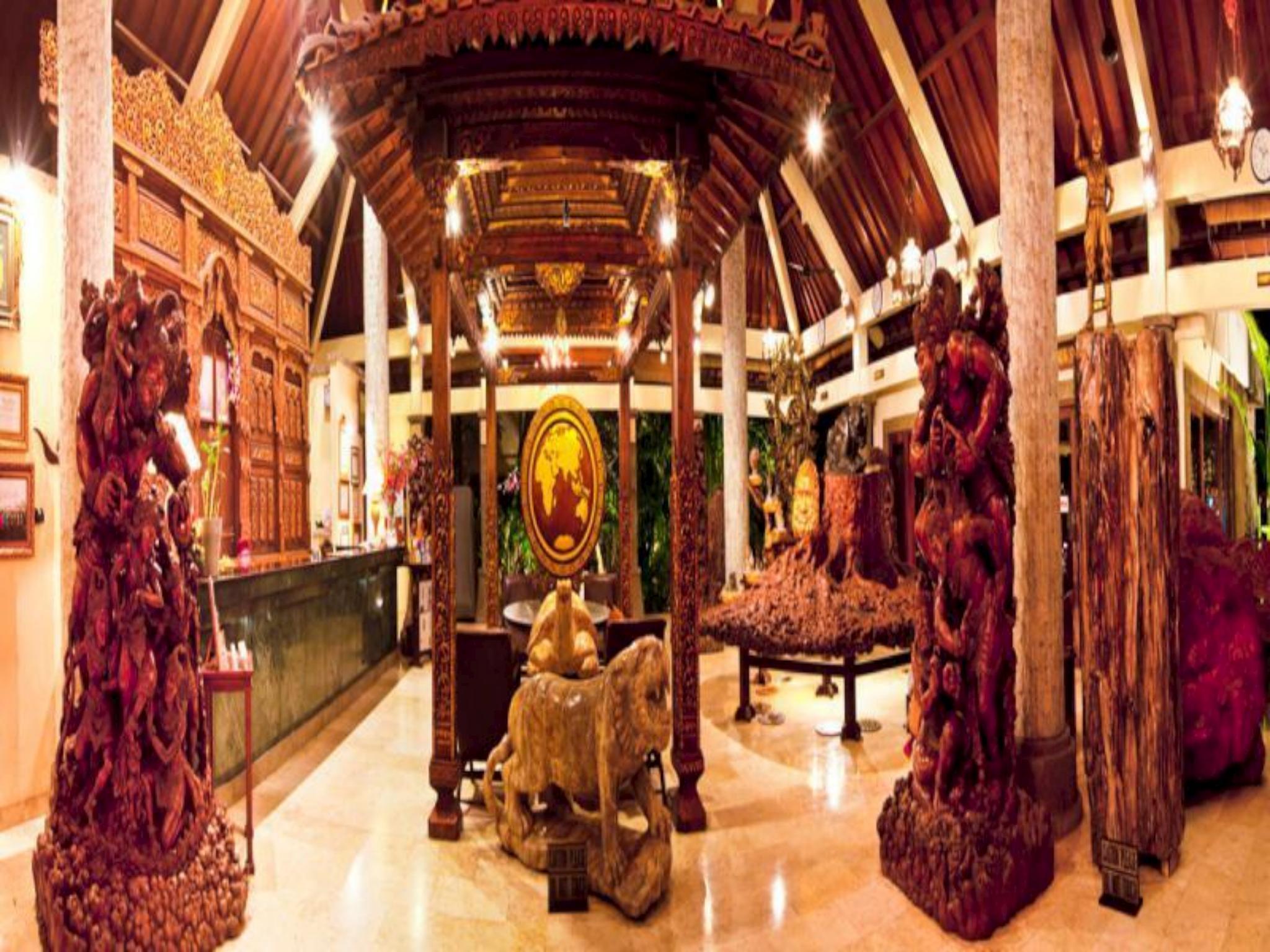 Hotel Kumala Pantai Легиан Экстерьер фото