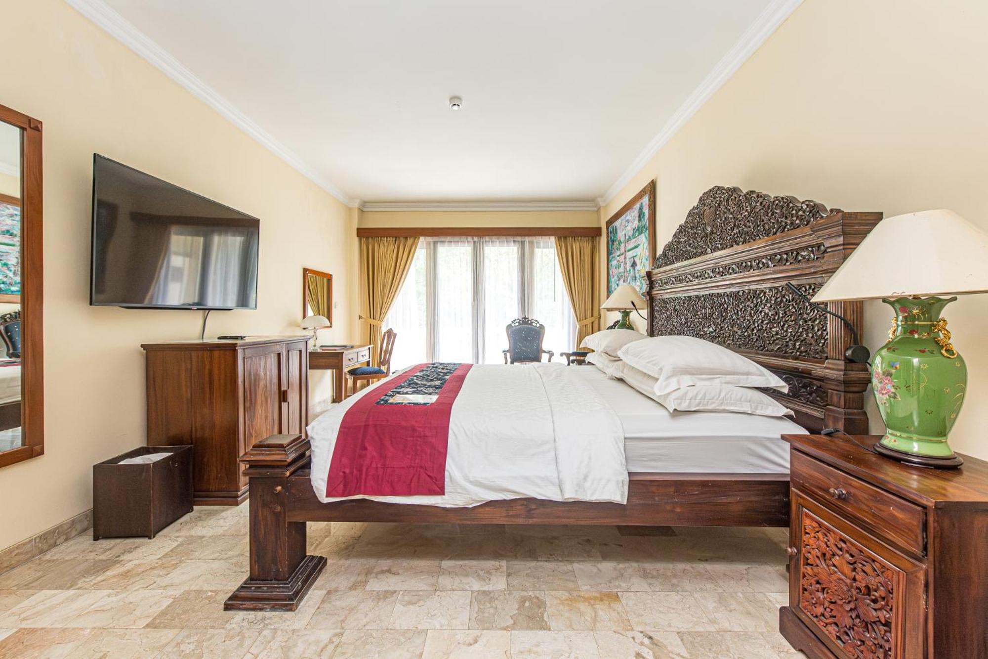 Hotel Kumala Pantai Легиан Экстерьер фото